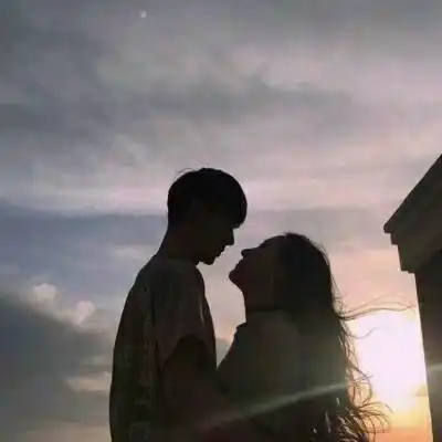 网易云音乐伤感评论这样确切的爱,一生只有一次

