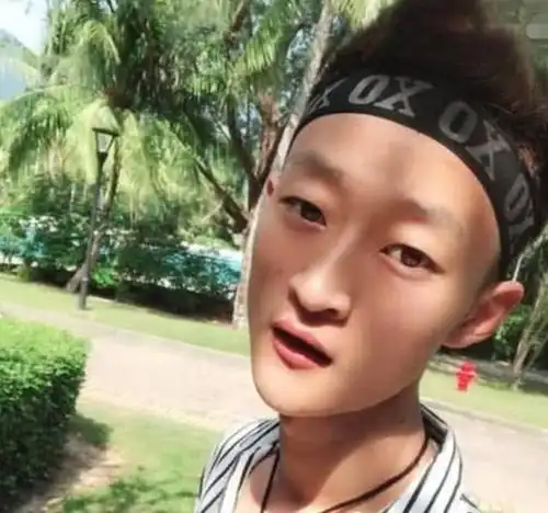 祁天道被官方赐予特殊称号,网友再也不怕封号了很多网红羡慕
