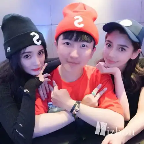 为何ab和杨幂合影每次都输刘亦菲也是这么败给了唐嫣的
