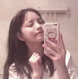 有这三个特征的女生,99不发自拍照,全占桃花运忒旺盛
