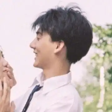 唯美学院风情侣头像
