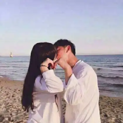 干净好看的情侣头像,看着不光干净并且很尚的
