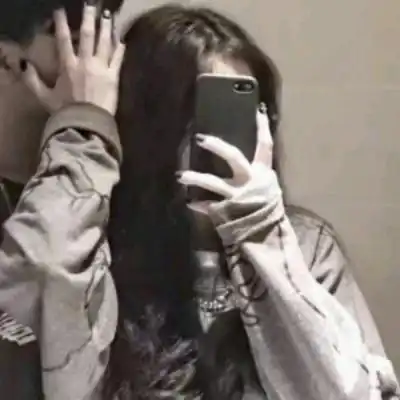 情侣头像甜蜜真人统治你的心爱上你的人
