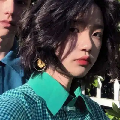 情侣头像好看真人两张最新款真人一人一半分开图片
