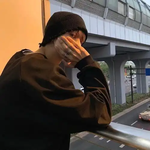 小众头像amireux
