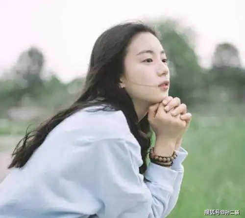 妻子在工地搬砖供丈夫创业,他每个月工资都给俺,俺却狠打他
