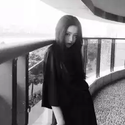 朋友圈很潮很拽的个性句子,姐不是蒙娜丽莎,不用对每个人微笑
