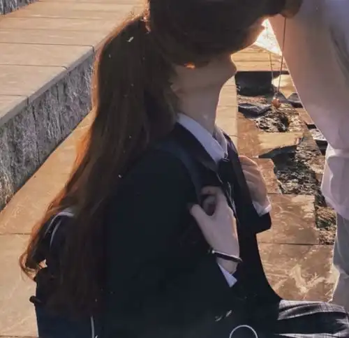 网名id高端局情侣头像
