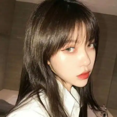 女生头像时尚贱不过感情凉不过人心
