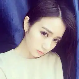 女生自拍2014最新版的躲了一辈子的雨雨会不会很悲伤
