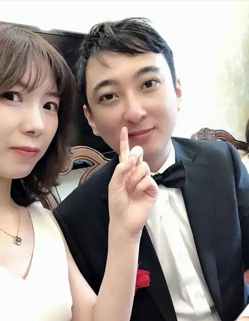 同样是广交情侣,为何项思醒被称渣女,王思聪却无人称其渣男

