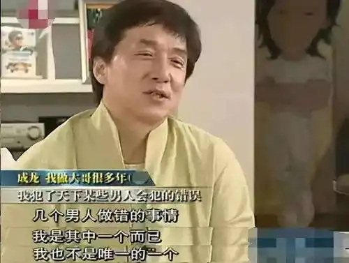 苦命的吴绮莉遭成龙抛弃,被母亲控制,和女儿小龙女至今没和好
