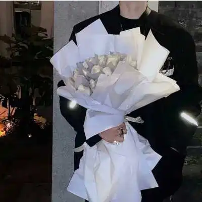 微信一男一女暖心浪漫伴侣头像
