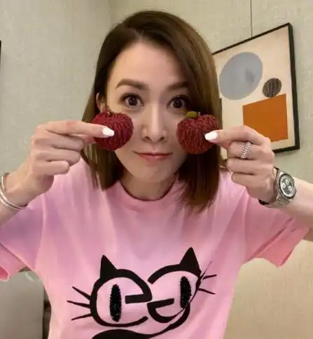 使徒行者剧组重聚林峯佘诗曼久违同框,冻龄保养惹人羡
