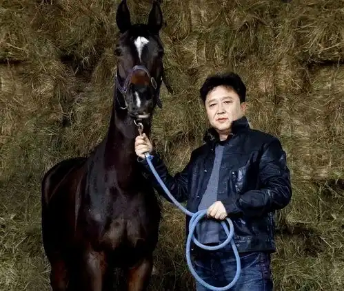 已进入半退休状态,论会玩儿还得是于谦

