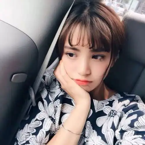 头像闺蜜头像一人一张真人,小时候画在手上的表没有动

