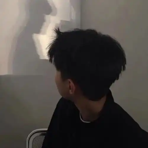 头像你越在意什么什么就越折磨你
