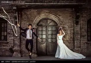 旧建筑前欢快的情侣婚纱摄影图片免费下载编号3159633红动网

