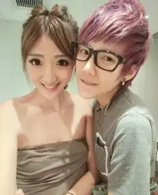 帅哥配美女才是现在生活的一个硬道理
