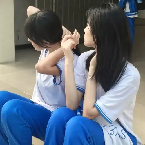 情侣闺蜜头像所以爱字,迟迟无法落笔
