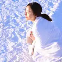 美女冬天自拍照片头像冬天自拍美女个性头像
