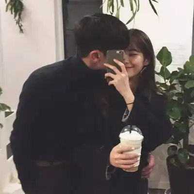 两人同框甜蜜情侣头像
