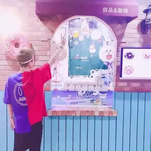 情侣头像灯火星星,人声杳杳,歌不尽乱世烽火
