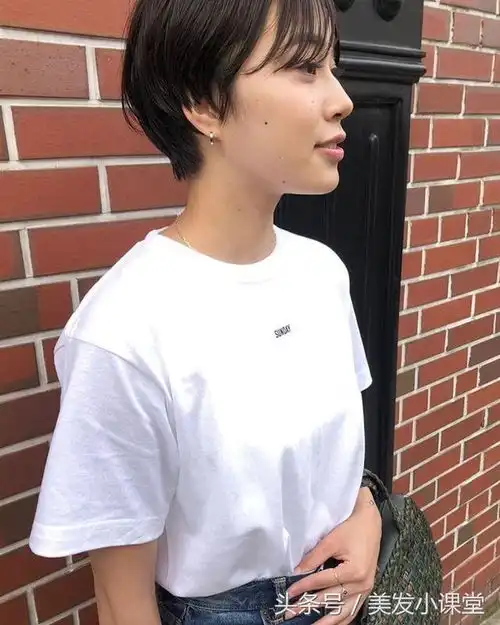 职场最流行的短发,知性的女生都这么剪
