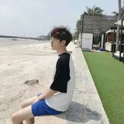 最新海边情侣头像蓝色的爱恋唯美背影图片

