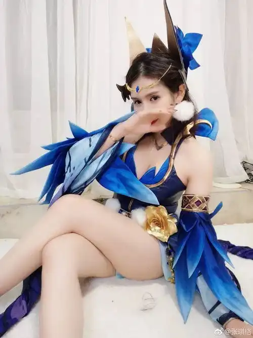 斗鱼三骚张琪格cos貂蝉巨乳炸裂足控福利胖次诱惑
