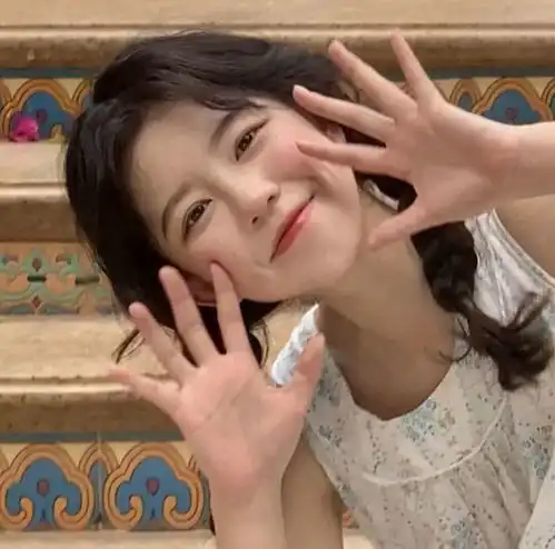 小众可爱女生头像04
