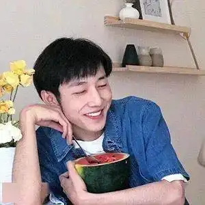 有人想念你小声念出你的名字
