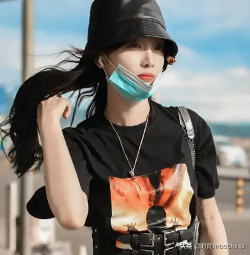 吴宣仪文艺风很抢镜,穿搭甜美不失飒气,十足的甜酷女孩
