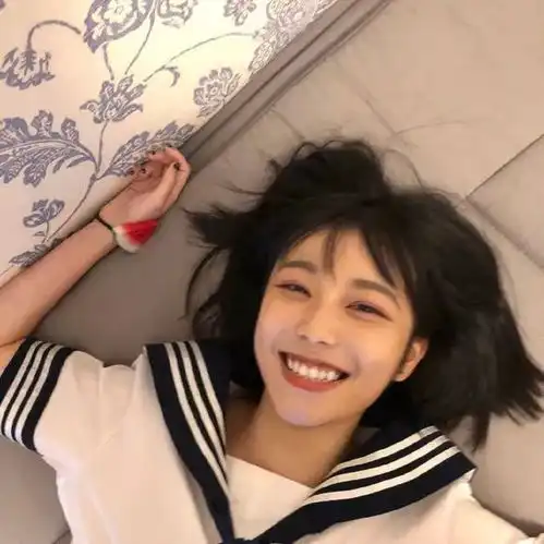 女生头像丨幸福就是,想到你就心安一面
