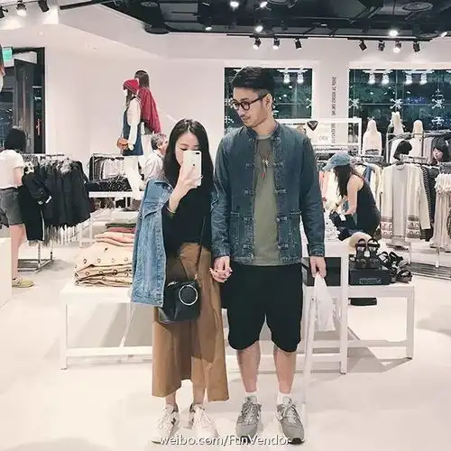 脱单了却不会穿情侣装你们只是装情侣吧
