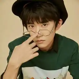 tfboys三宝同时换了微博头像啦
