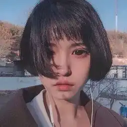 这个女的是谁
