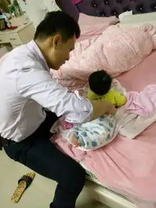 宝宝爸爸帮洗澡吗生日2018年11月宝宝圈
