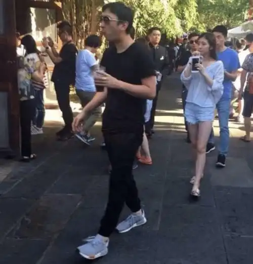 陪王思聪时间最长的女人,河蚌腿没话说,不愧是王校长爱过的人
