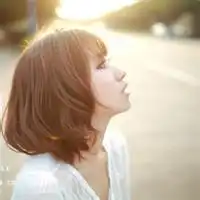 2015短发女生qq头像
