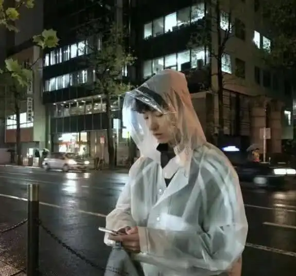 分手后前任还爱着你,qq会留下这3大证据全中的就复合吧
