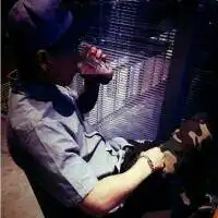 和这个同款的女生情侣头像

