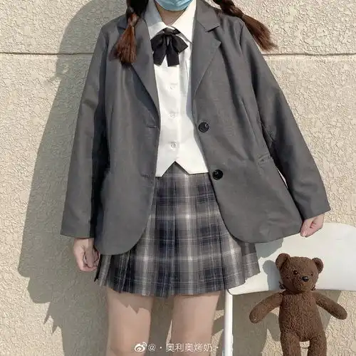 jk制服日常第198期凤岚格裙超话
