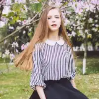 女头动漫简约黑白戴帽子微信头像图片大全
