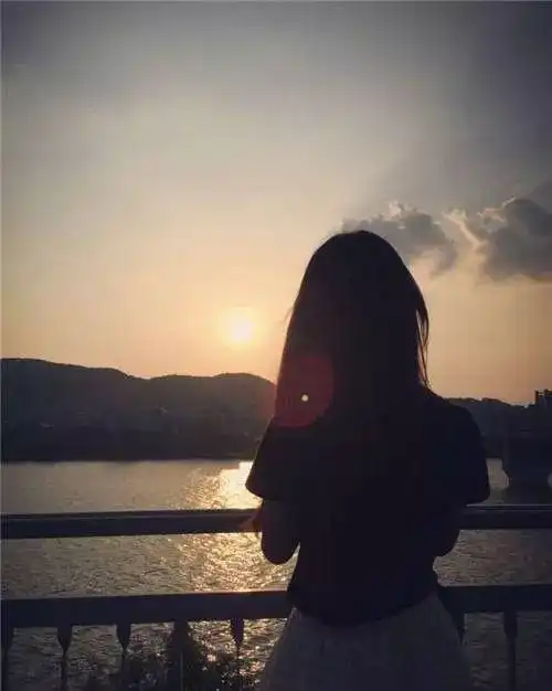 女子怀孕后患重症肺炎死亡,丈夫哭诉活着的人,请善待自己

