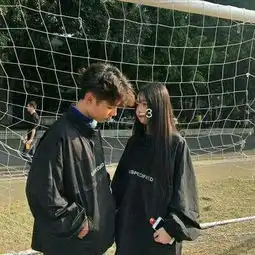 2019好看的情侣头像一对两张喜欢你做什么都愿意
