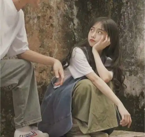 男人下意识的几个动作,说明他真的很爱你,遇到就嫁了吧
