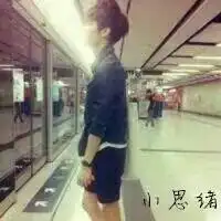 求坐在车上的情侣头像
