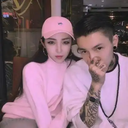 霸气超拽好看情侣头像左一右唯美一左一右的图片
