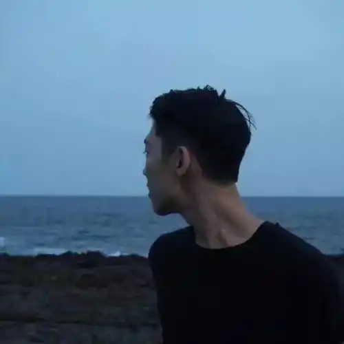 刘海梳起来,颜值涨了好百倍
